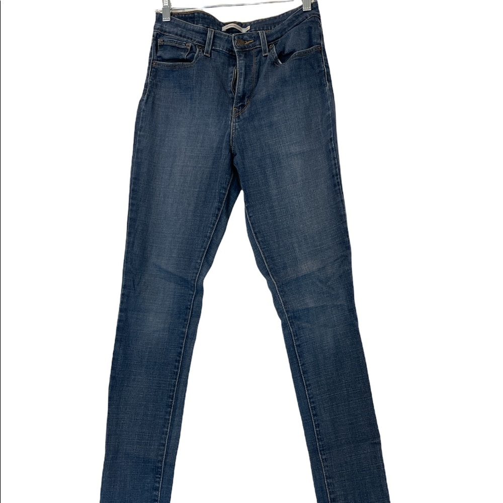Levi high rise skinny jeans size 30 dark wash
